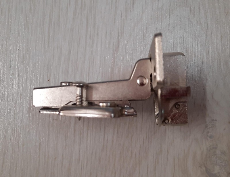 Cerniera scatto diam. 40 Hettich