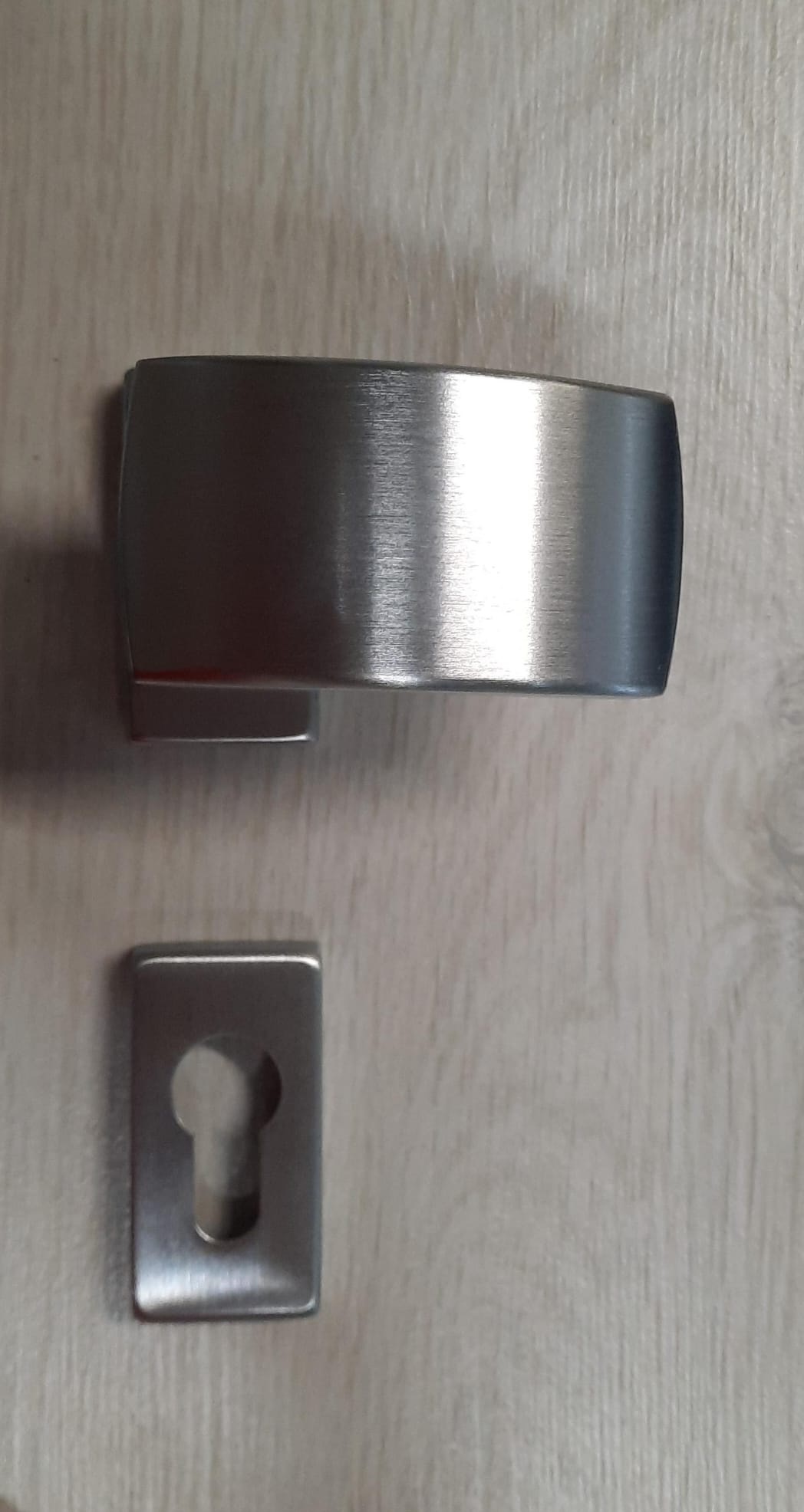 Maniglia per porta a pomolo Turbo cromosat Yale LineaCali 
