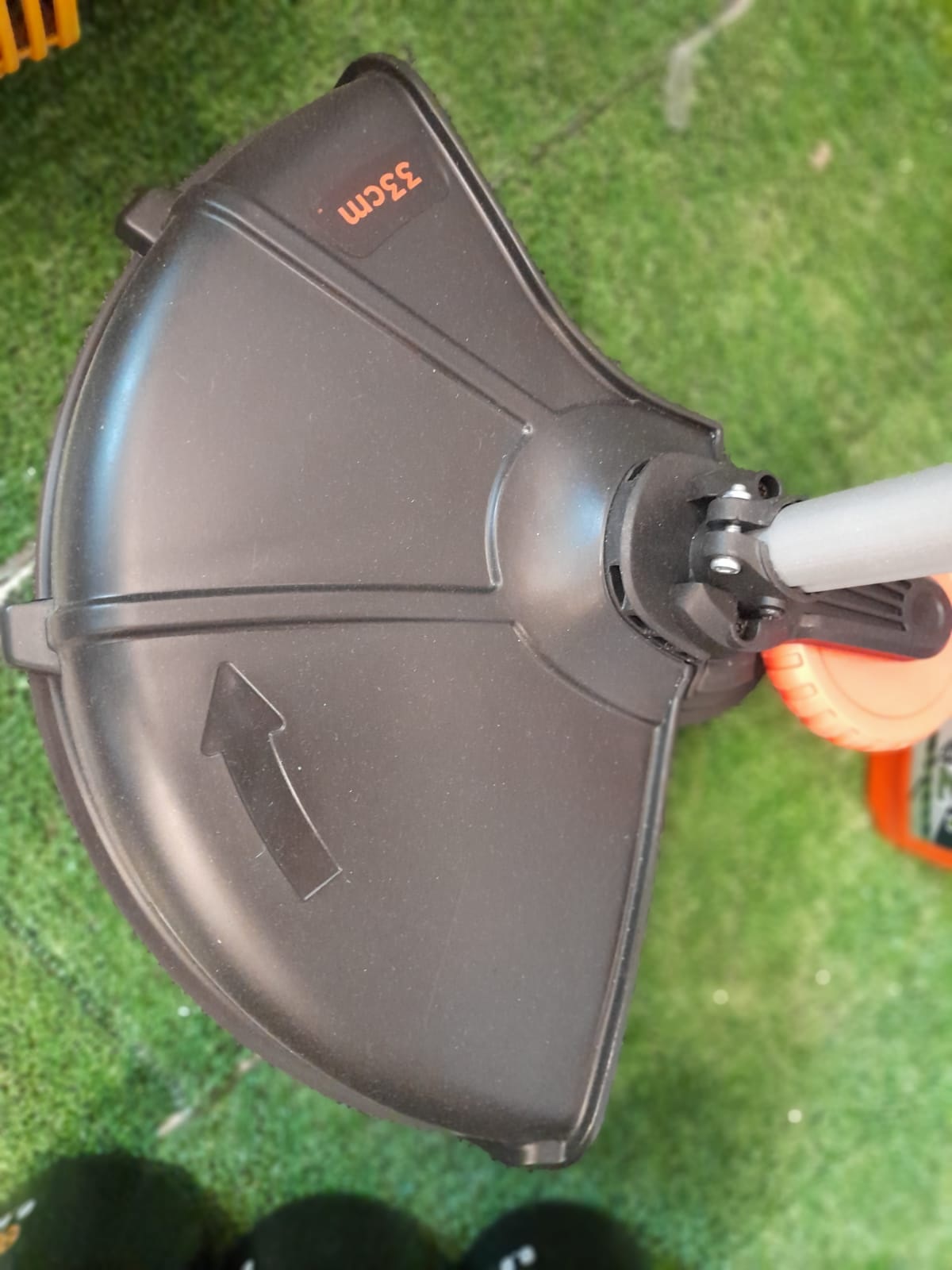 Tagliabordi 700 W con cavo da 10 mt BLACK+DECKER strimmer