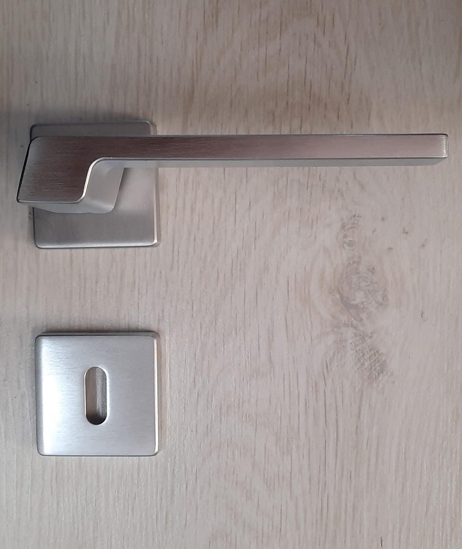Maniglia Stream Zincral per porte linea calì