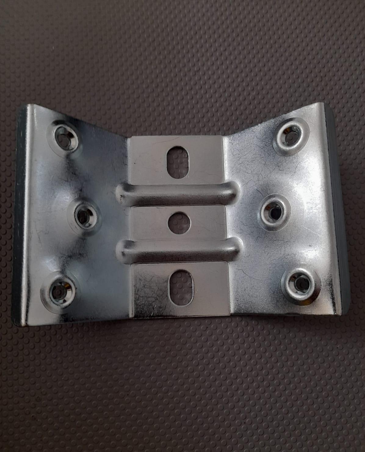 Piastra per gambe tavolo 90x50x50 mm art 8/367