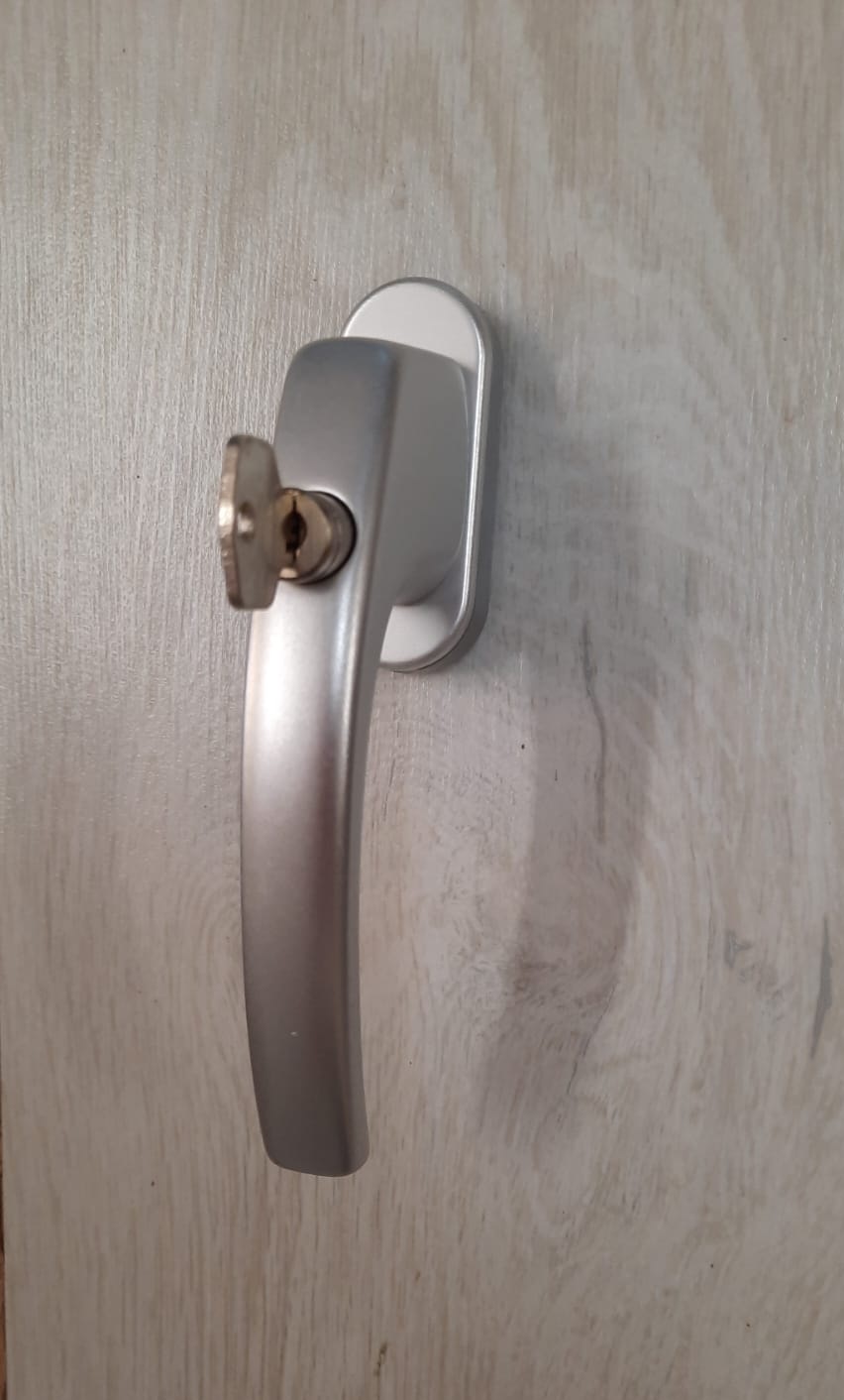 Maniglia per finestre Dk con chiave L26K BRIALMA