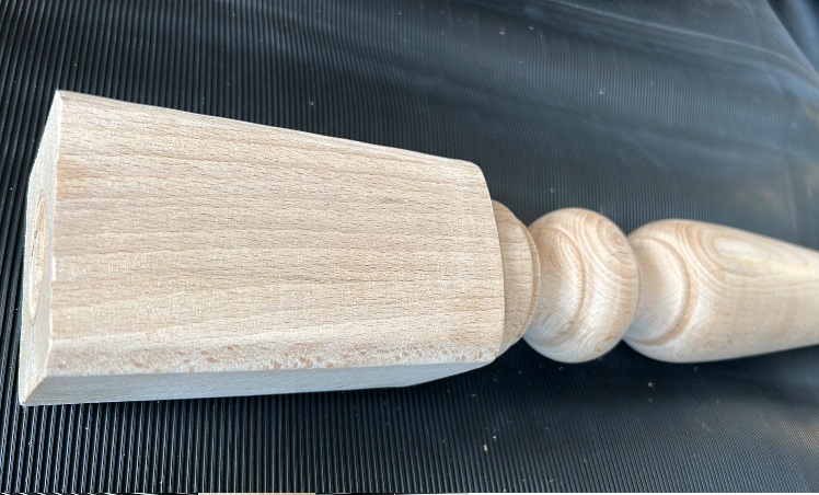 Gamba tavolo tornita 85 mm FAGGIO