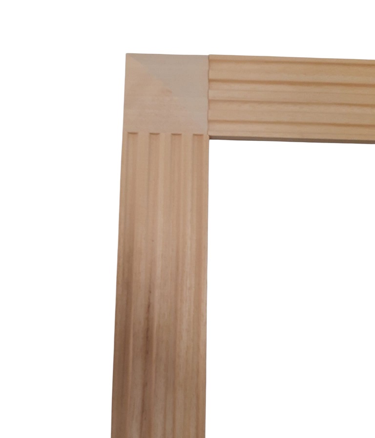 Profilato in legno Lesena per boiserie o cornici per porte lc624A da 2.50 mt