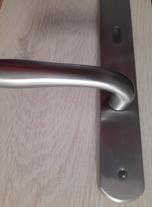 Maniglia per porta con placca  modello Comit Amalfi 