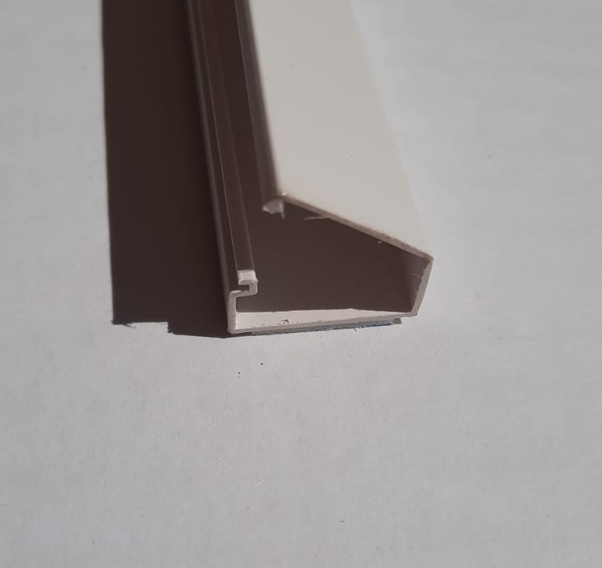 Canalina elettrica ADESIVA 20 x 10 mm asta da 2 mt 