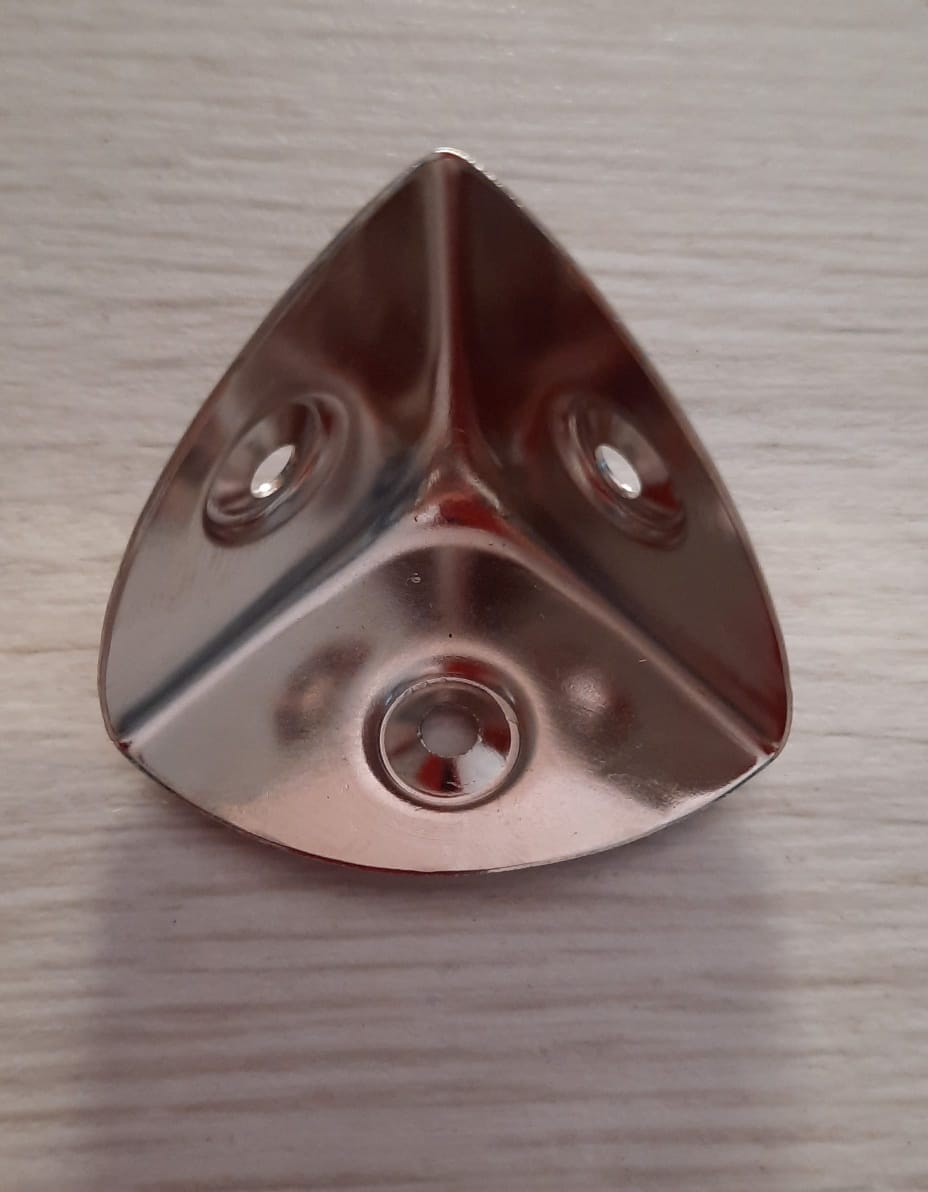 Angolari per Bauli e casse da 30 mm acciaio nichelato 