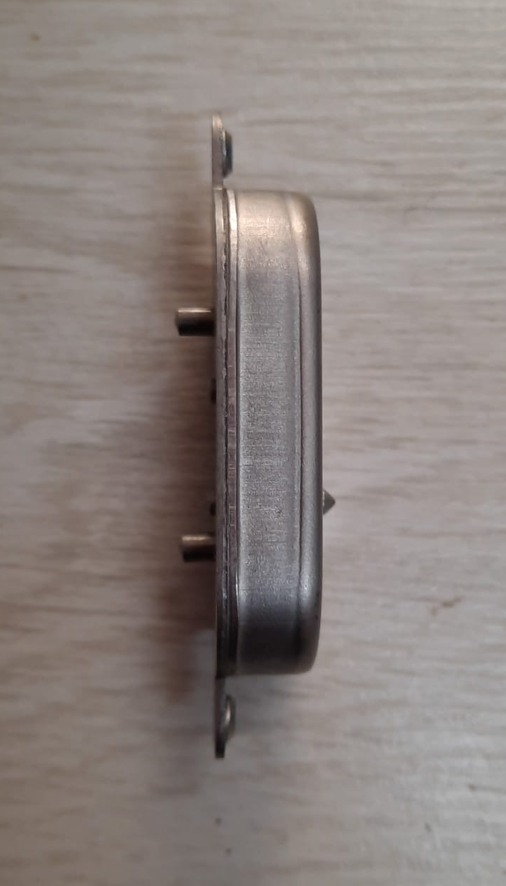 Serratura per mobili a stringa 60 x 27 mm con fori per viti