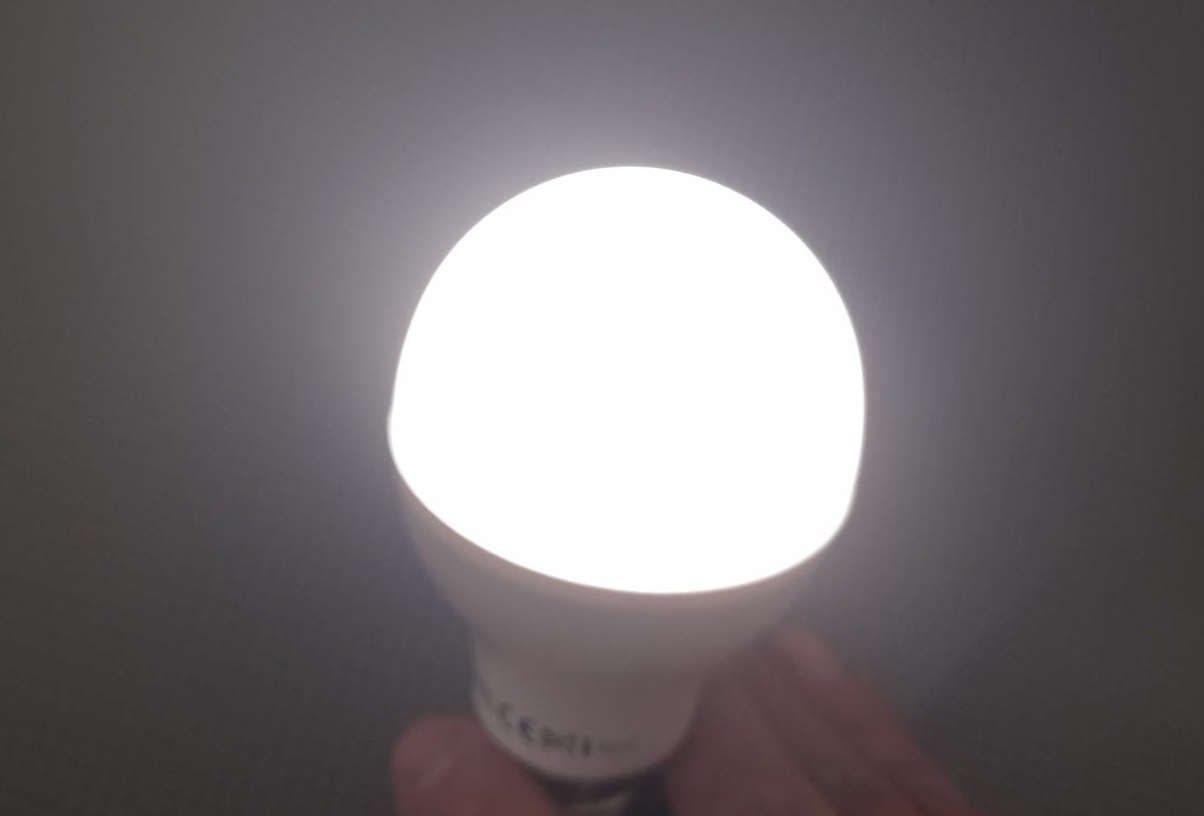 Lampada di emergenza 7 LED attacco edison E27 