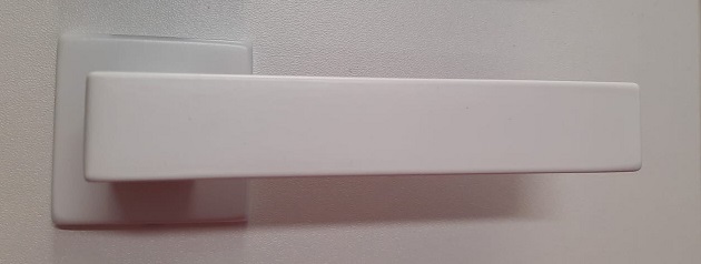 Maniglia per porta BIANCA in alluminio ANGOLO Lineacalì patent 