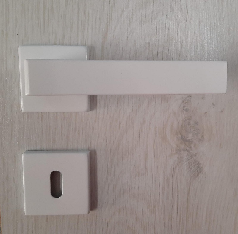 Maniglia per porta BIANCA in alluminio ANGOLO Lineacalì patent 