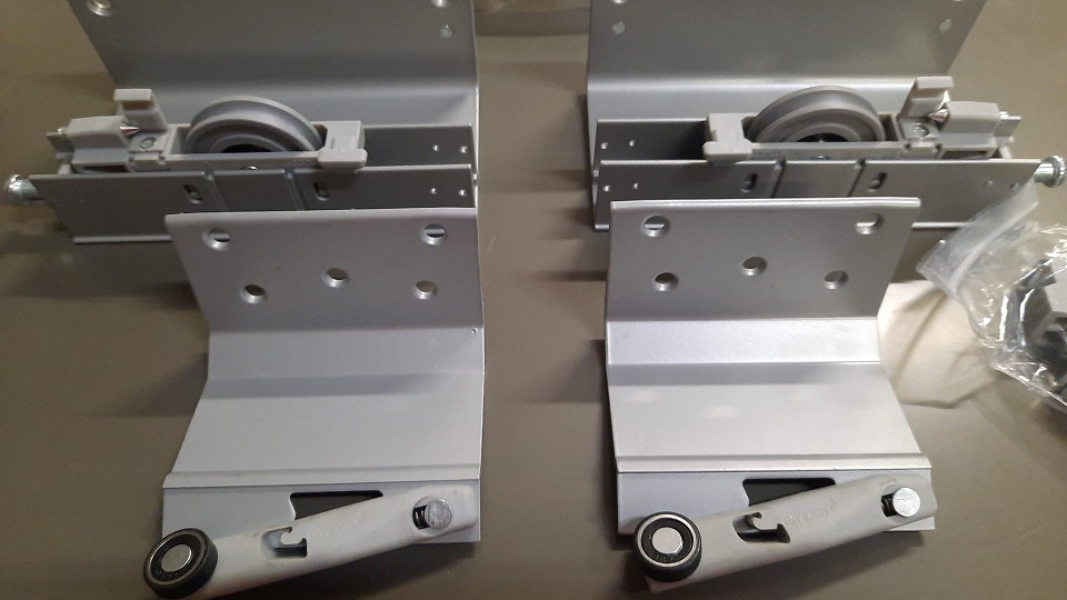 Emuca Kit per armadi 2 ante sovrapposte 23 mm SPACE + spessore anta