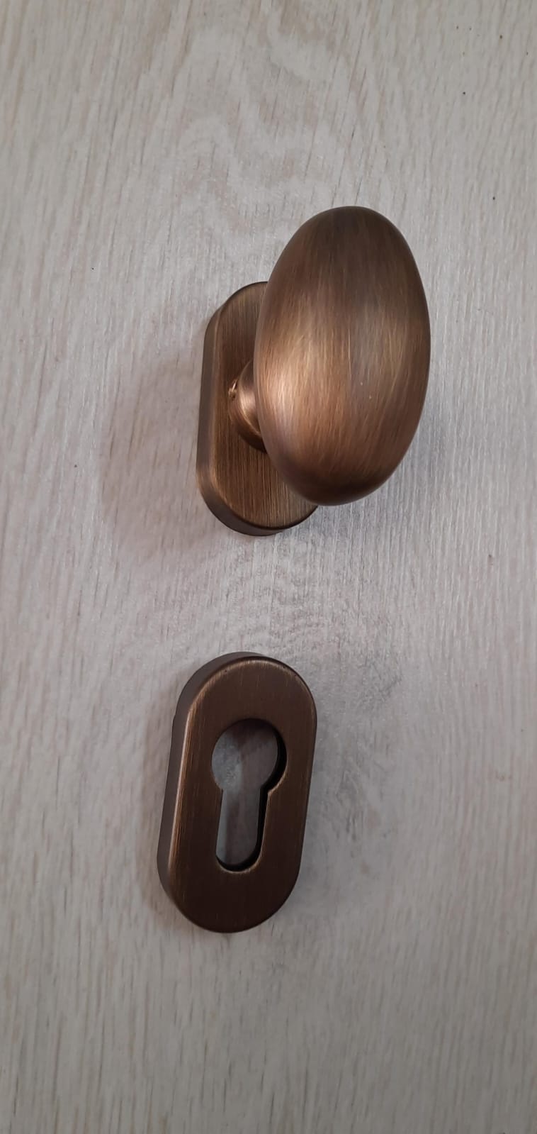 Pomolo coppia girevole a uovo POLO  bronzo opaco ovale -Cottali 