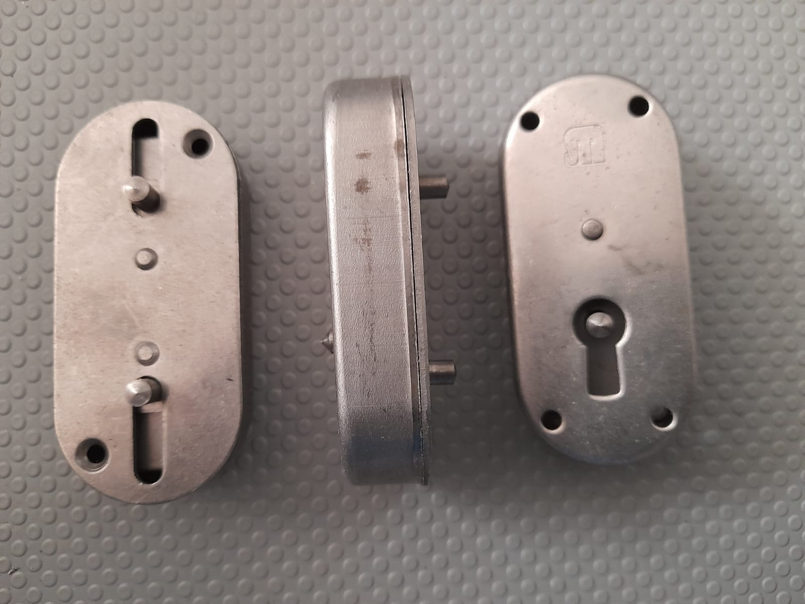 Serratura per mobili a stringa 60 x 27 mm