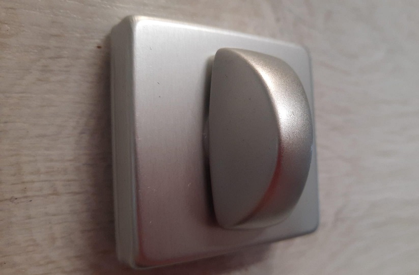 Nottolino per porta bagno WC Quadro in alluminio - GHIDINI  77448668001