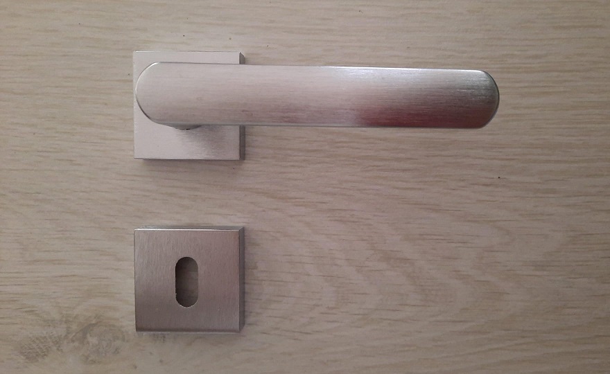 Maniglia per porta FIVE cottali quadra cromo satinata 