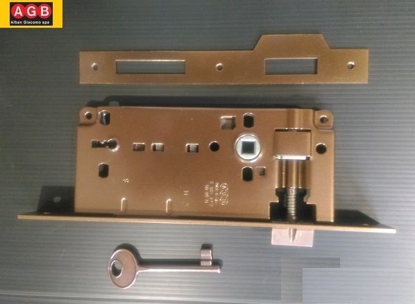 Serratura patent grande bronzata distanza 90 AGB