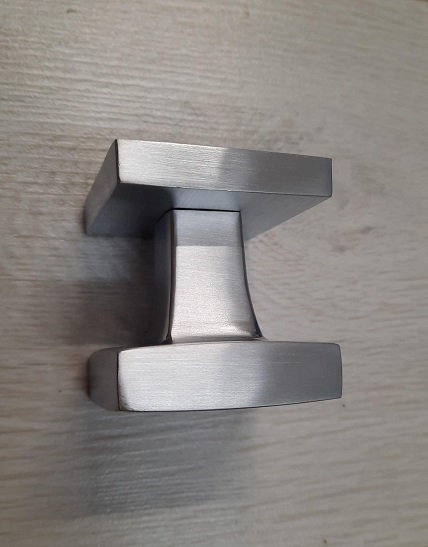 Pomolo quadro cromo satinato 50x50mm fisso Tel
