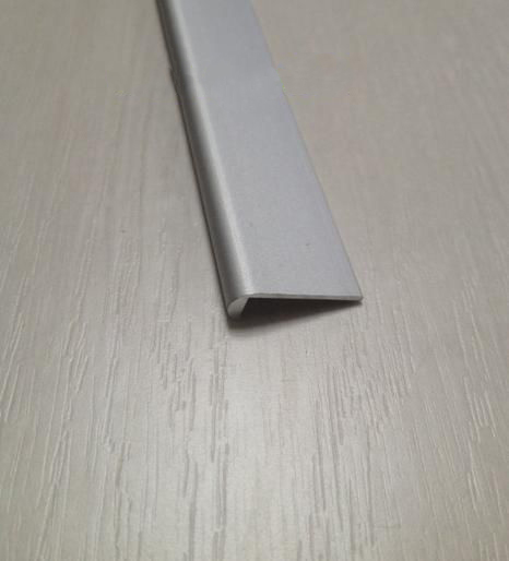 Profilio alluminio unghietta Anodizzato argento