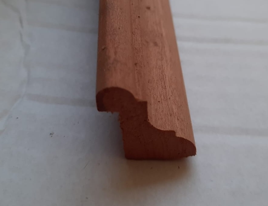 Fermavetro legno sagoma F18 legno grezzo