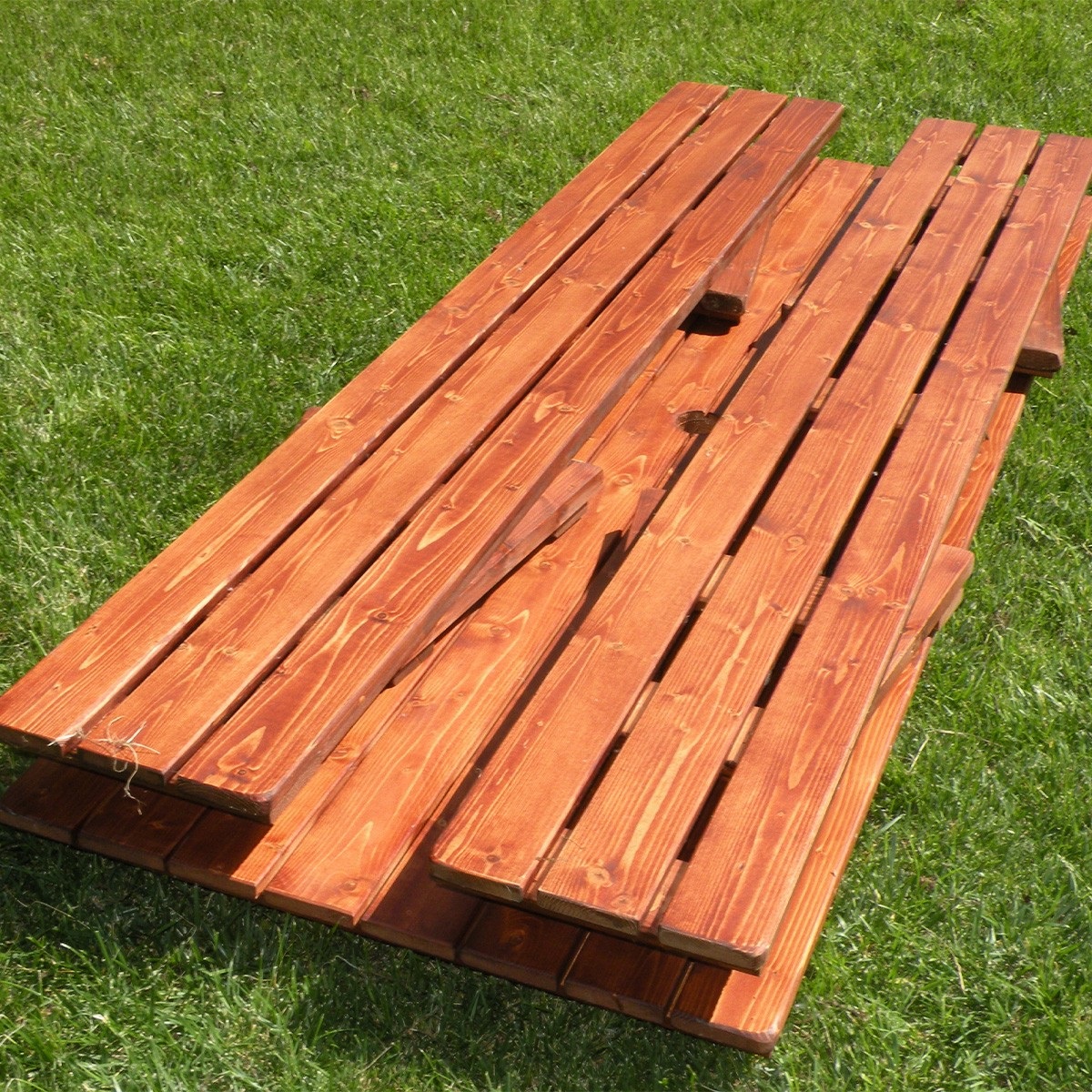 Tavolo in legno chiudibile 8 + 2 posti  con panchine chiudibili