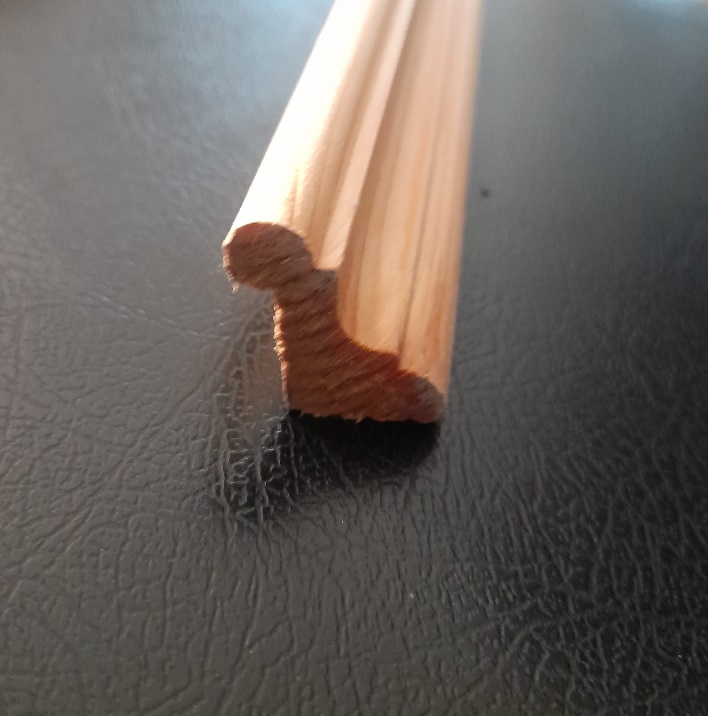 Fermavetro legno sagoma F18 legno grezzo