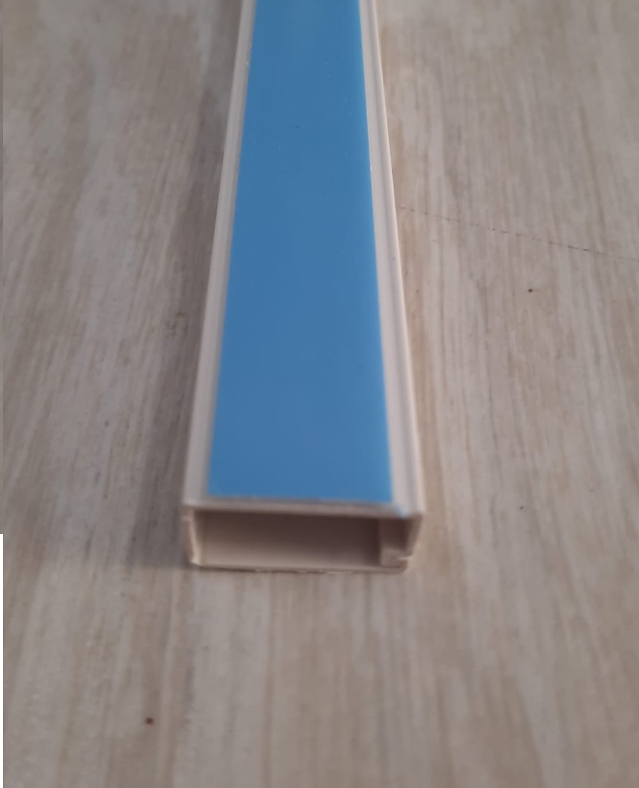 Canalina elettrica ADESIVA 20 x 10 mm asta da 2 mt 