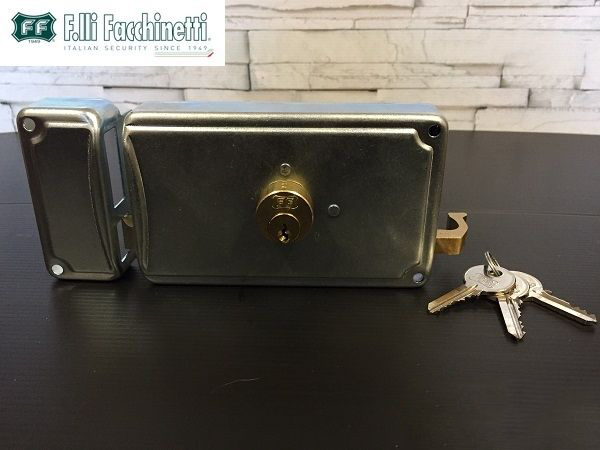 FF serratura zincata con scrocco a due mandate per ferro p27 