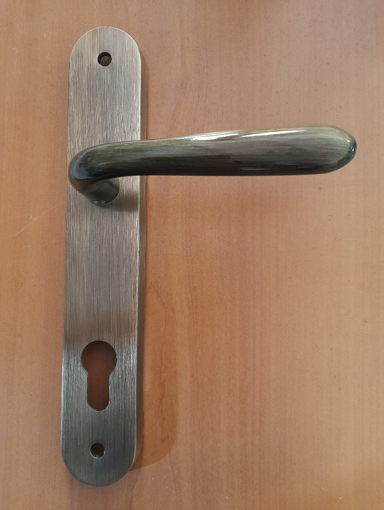 Maniglia per porta con placca  modello Comit Amalfi 