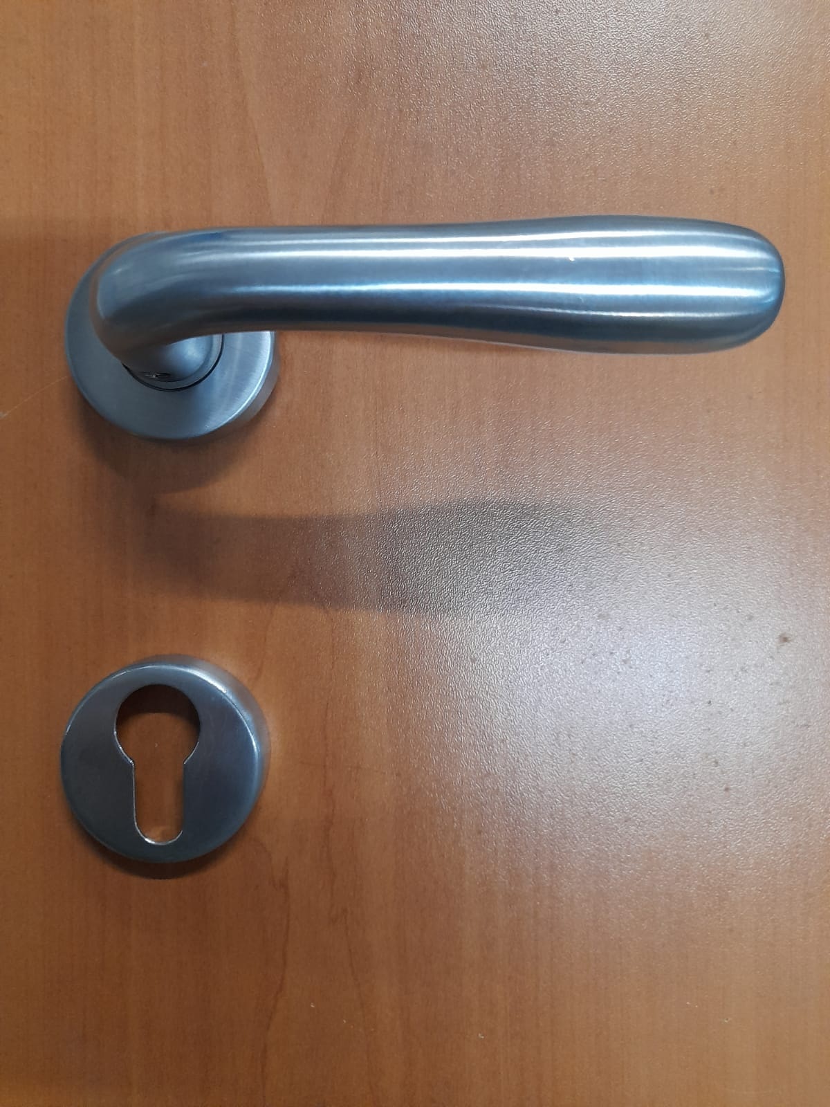 Maniglia per porta in alluminio Agnone Telese cromosat F0322 R8 