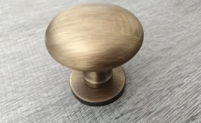 Pomolo per porte bronzato graffiato opaco GEMINI 63mm COTTALI