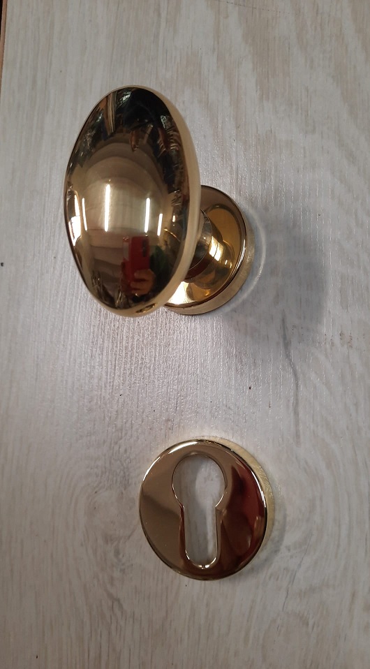 Pomolo coppia girevole per porta a  uovo POLO ottone lucido -Cottali 