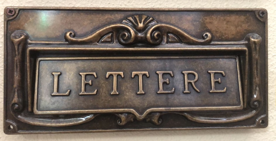 Bucalettere in ottone anticato LETTERE