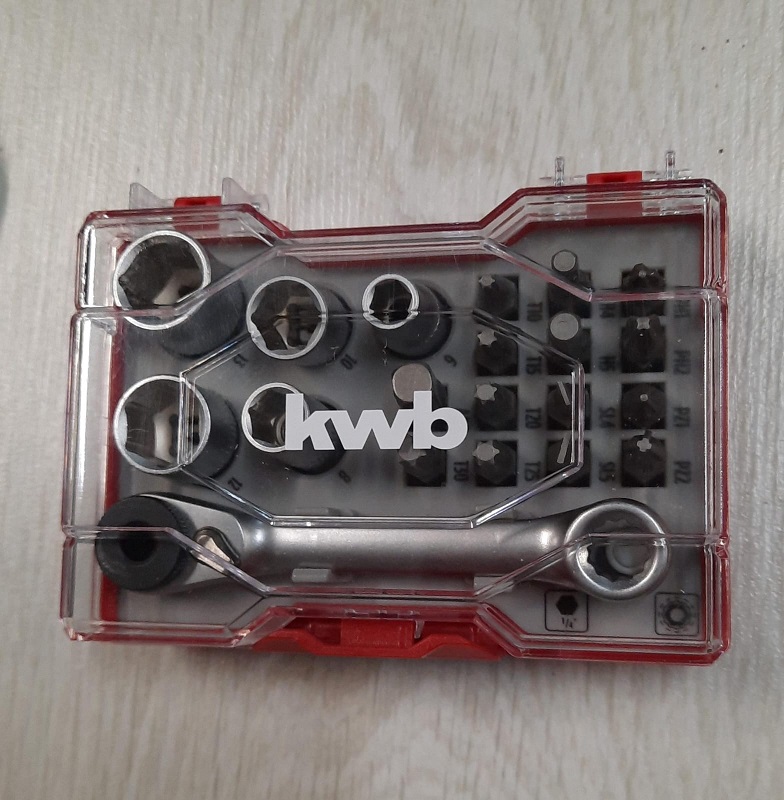 Set bussole e inserti con cricchetto da 20 pz 49118584 Einhell