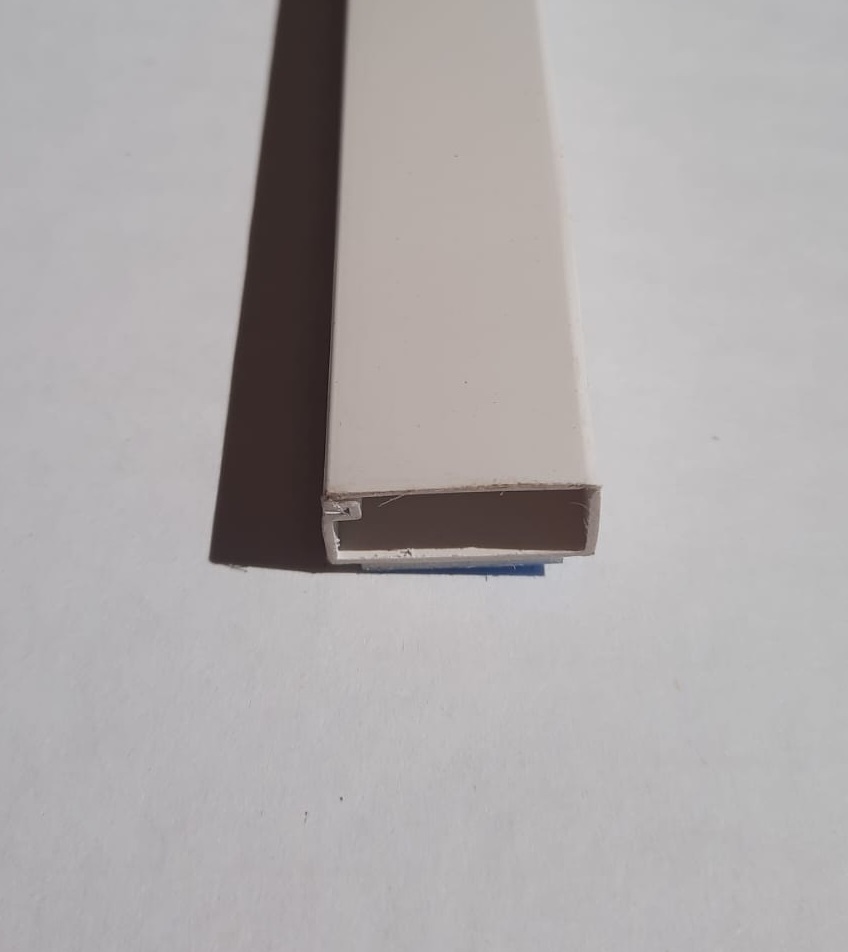 Canalina elettrica ADESIVA 20 x 10 mm asta da 2 mt 