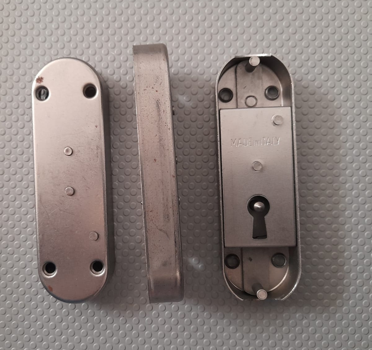 Serratura per mobili a stringa 90 x 27 mm