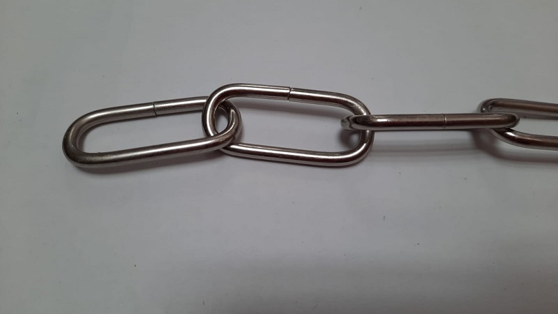 Catena per lampadario LISCIA  cromo da MT 1   da 2.8 mm