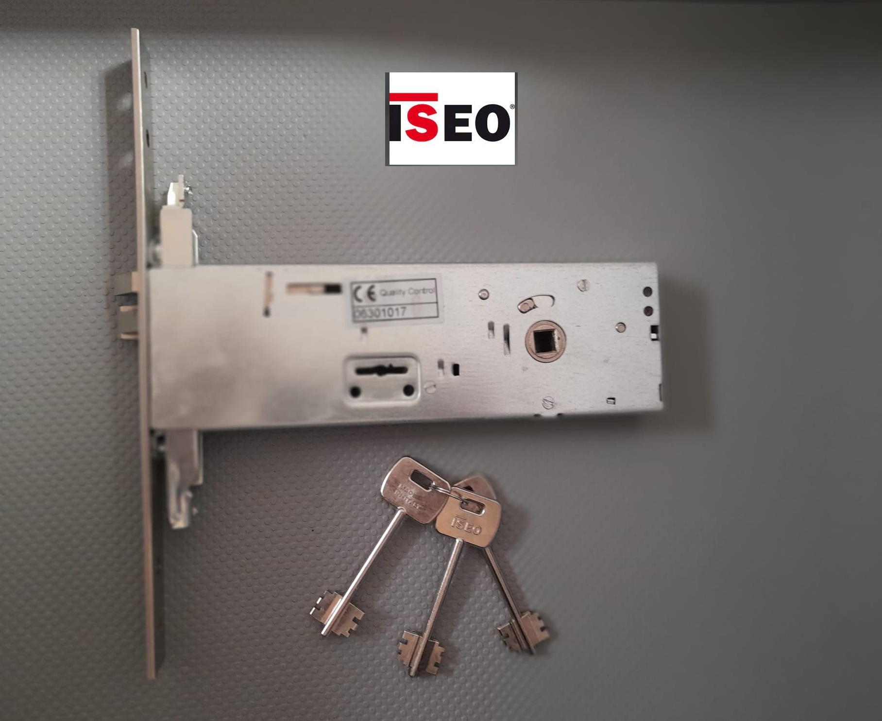 Serratura di sicurezza per fascia Iseo elettrica 963910902