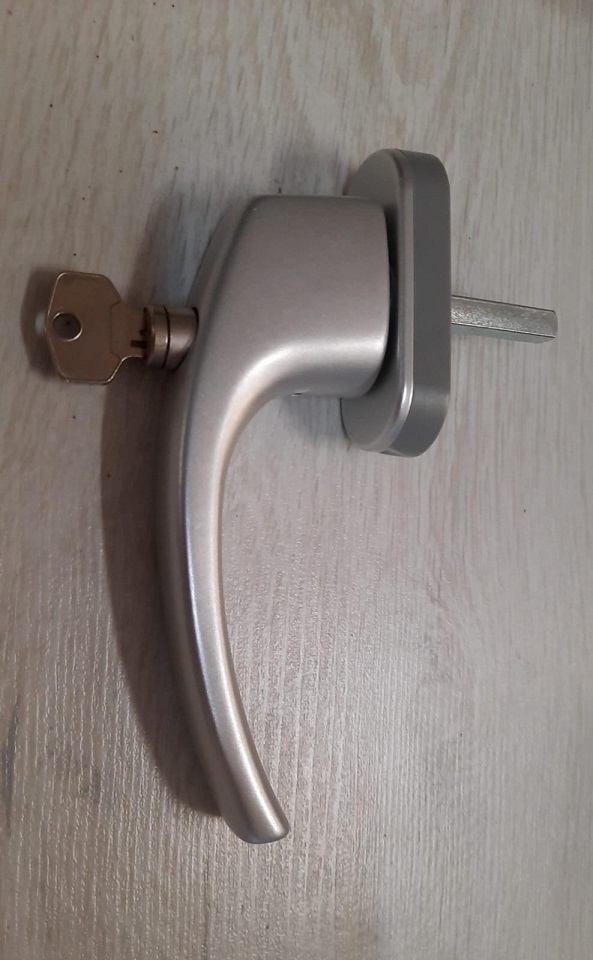 Maniglia per finestre Dk con chiave L26K BRIALMA