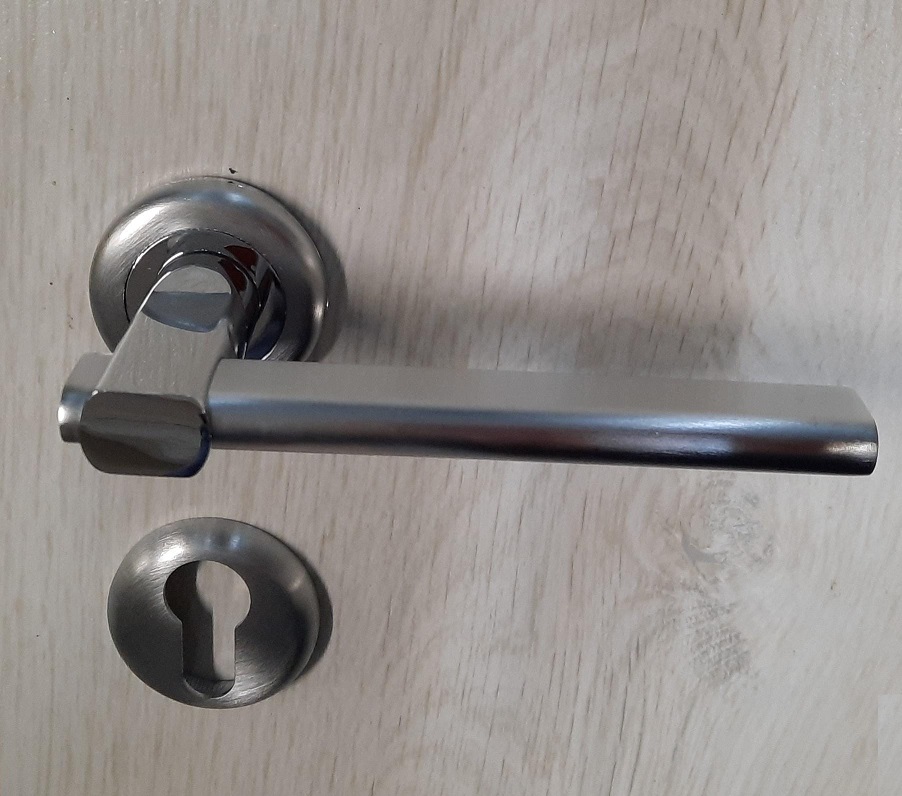 Maniglia per porta Allegra ART 118 R Poggi e Mariani cromo satinato 