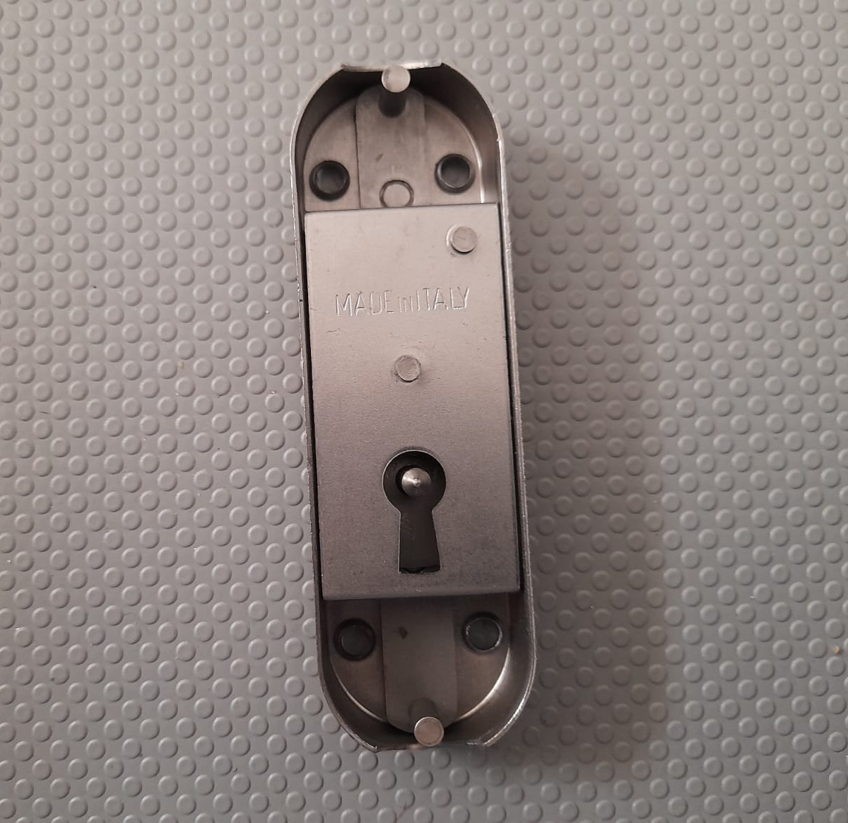 Serratura per mobili a stringa 90 x 27 mm