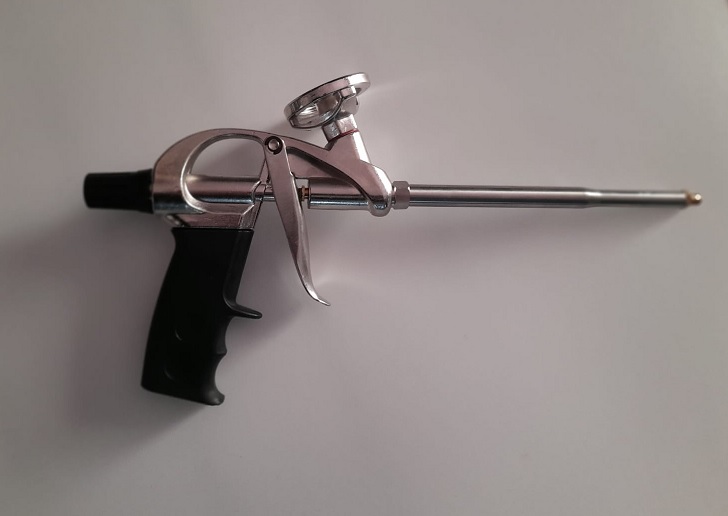 Pistola per schiuma poliuretanica hobby