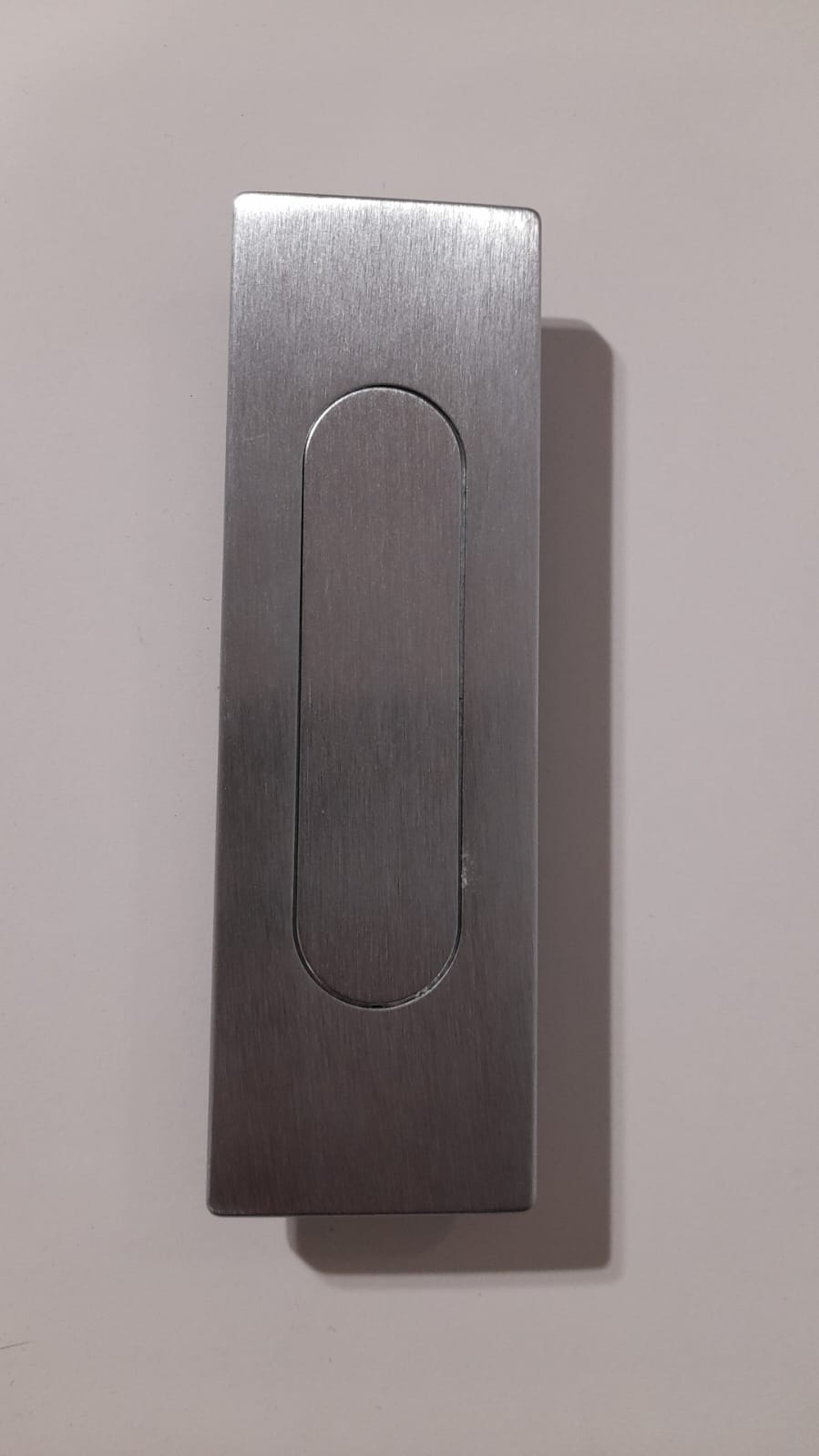 Maniglia incasso per porta scorrevole  quadro cromo satinato con chiusura a molla -fimet