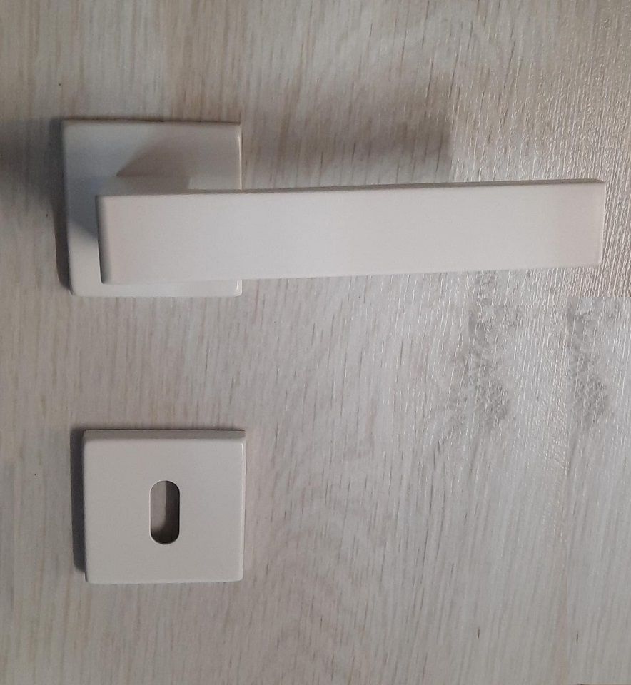Maniglia per porta quadra ANGOLO  in alluminio BIANCA Lineacali' 