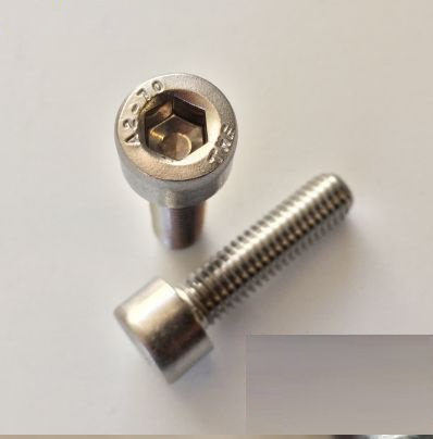 Bulloni  TCE cilindrica a brugola  diametro 6mm zincati 8.8