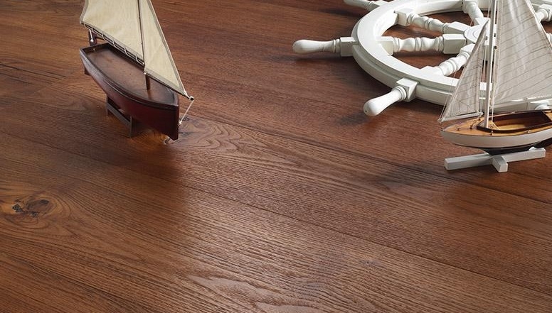 Fondo isolante poliuretanico TU0325/00 da 1 LT +TH146 per parquet da 1 LT- SAYERLACK