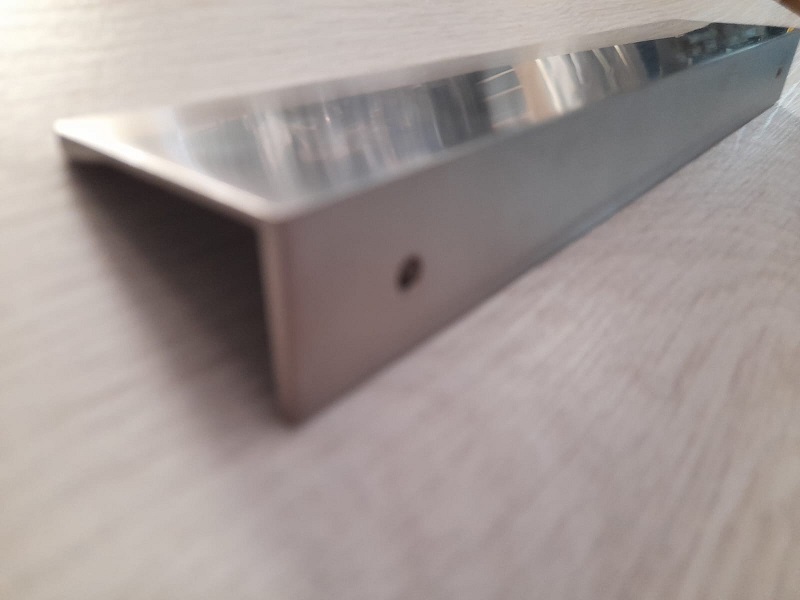 Maniglia piatta rettangolare per mobili in cromo satinato METAL STYLE E7661.038