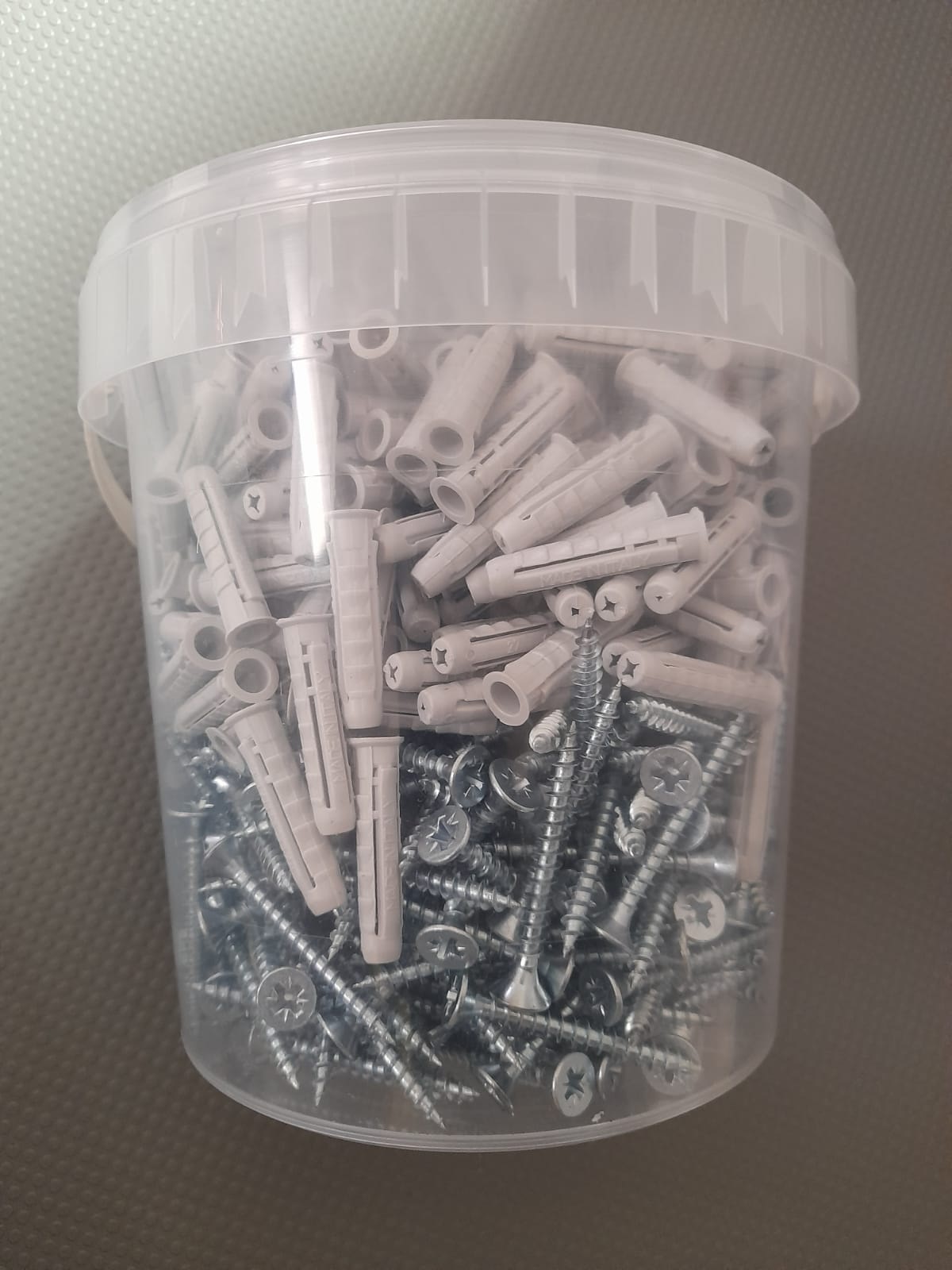 Secchiello di tasselli in nylon con vite diametro 6 da 300 pz + punta vidia