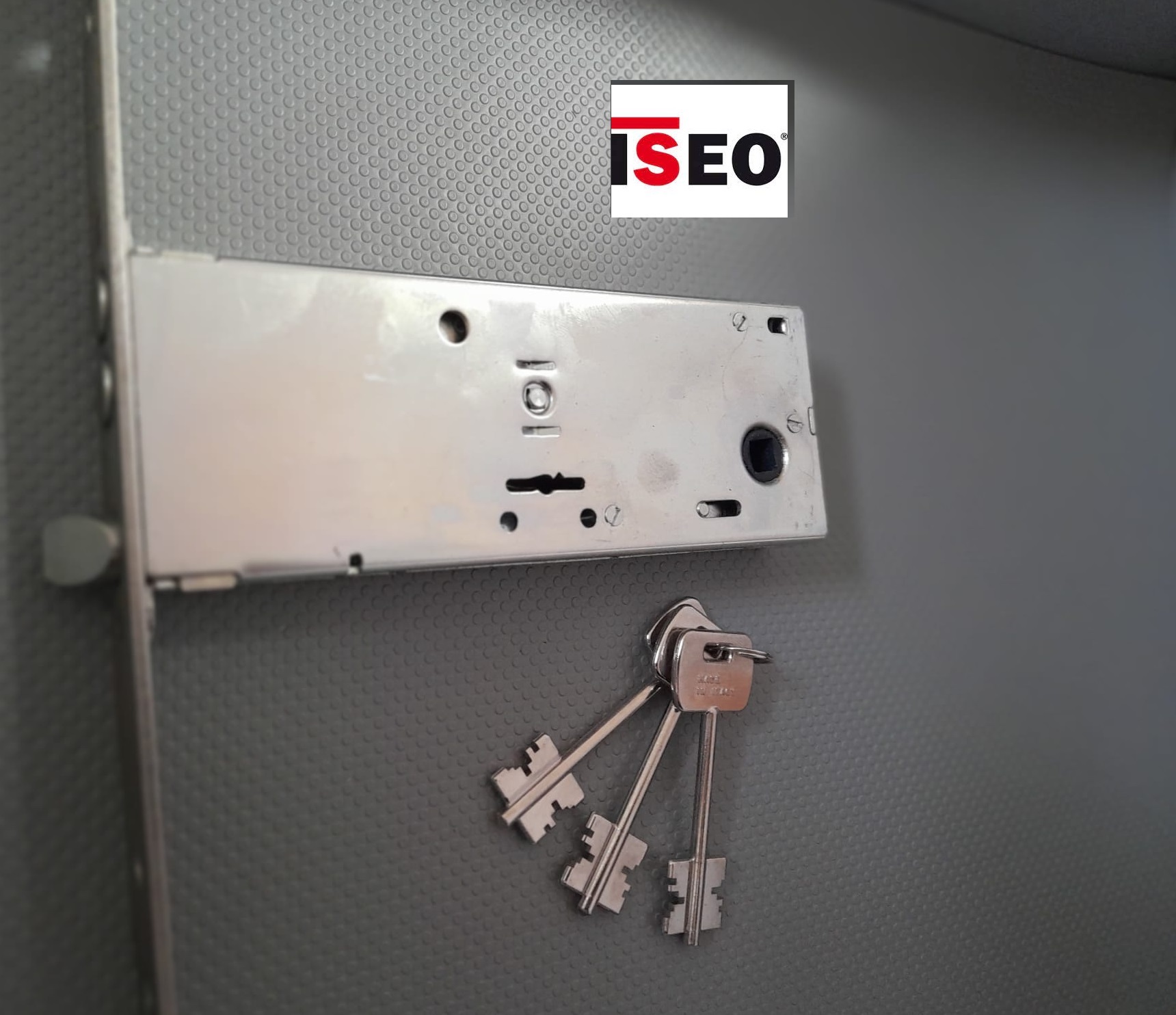 Serratura per fascia frontale  961152 INOX mm 25