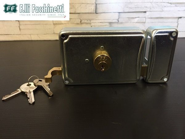 FF serratura zincata con scrocco a due mandate per ferro p27 